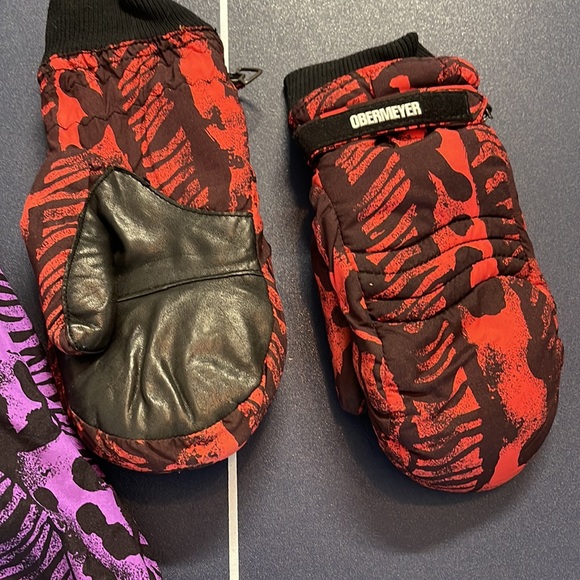 Ladies Obermeyer lightweight ski jacket and mittens. - Picture 3 of 8